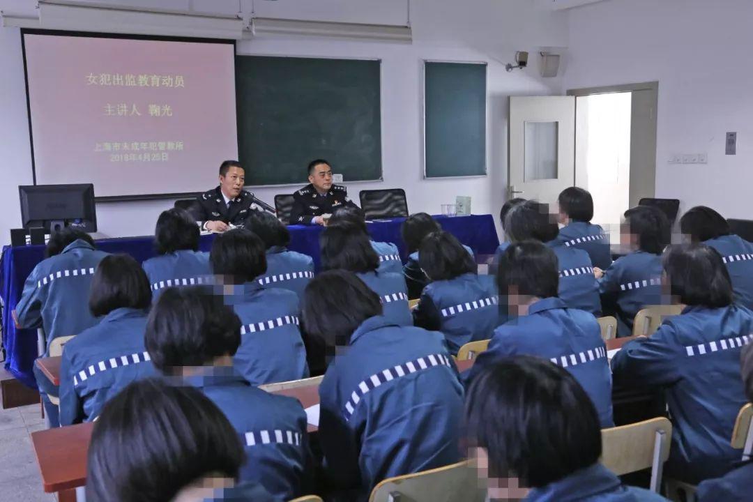 时代变迁的见证者，播放最新年回顾与展望