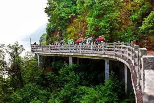 道路封路旅行