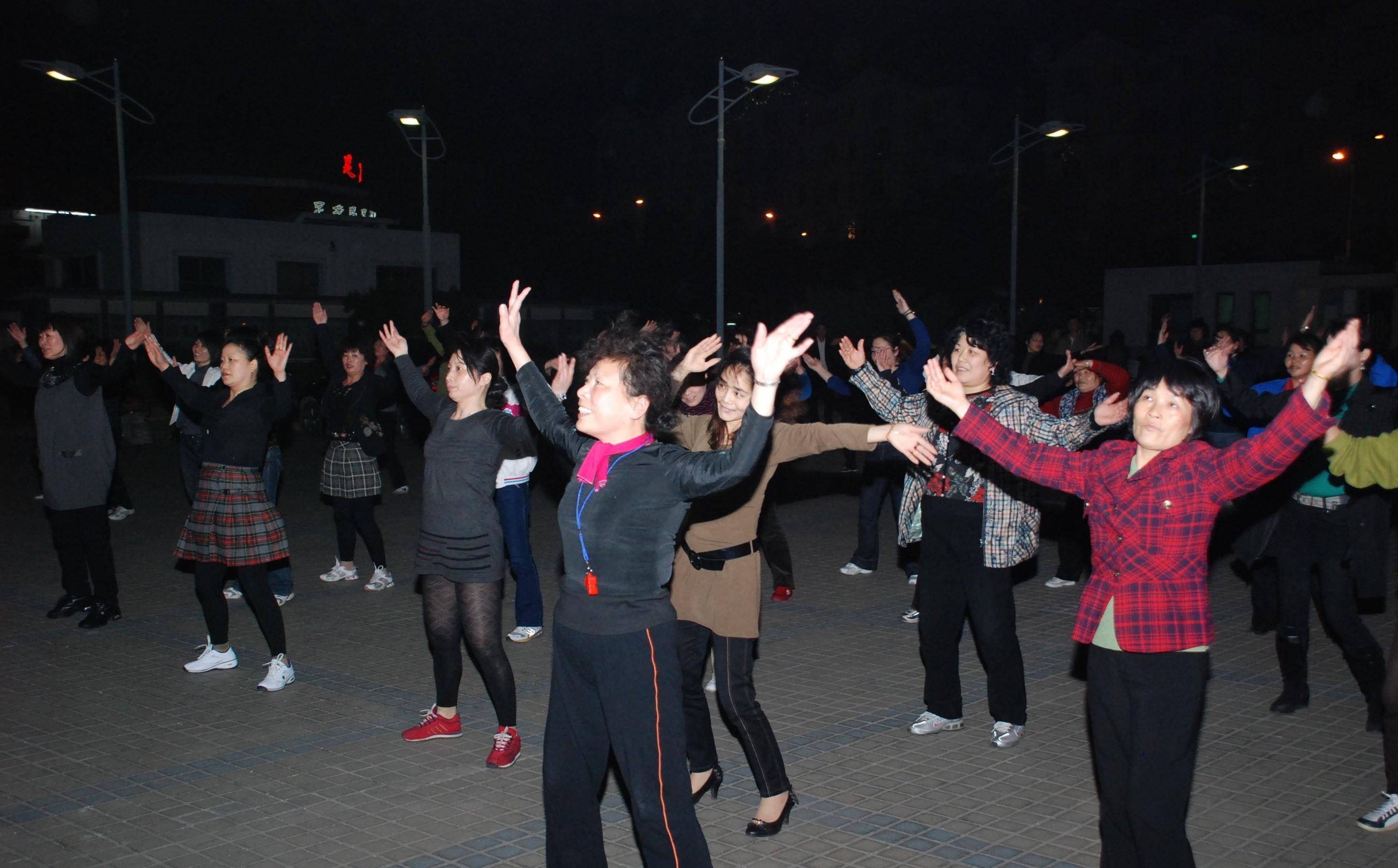 智能广场舞体验系统介绍，最新广场舞大家一起来！