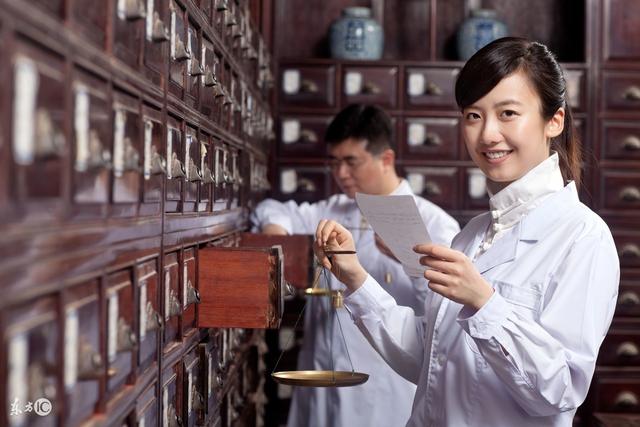 中医师承最新政策解读与小巷深处的中医宝藏探秘